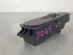 565738