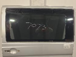 568922