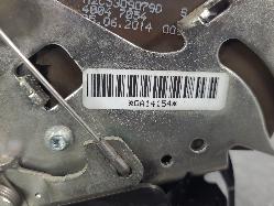 568818