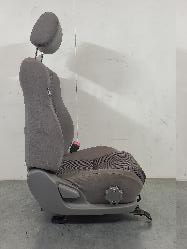 575700