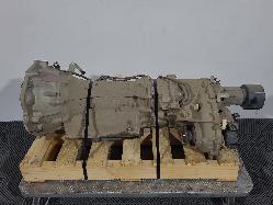 590884