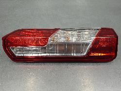 596878