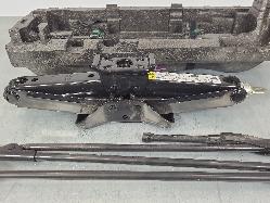 587902