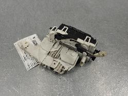 696818