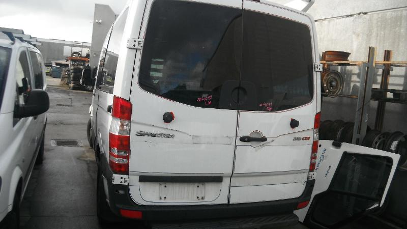 Mercedes Sprinter 2006-2015 Lower Right Sliding Door Roller – MFD 1000251