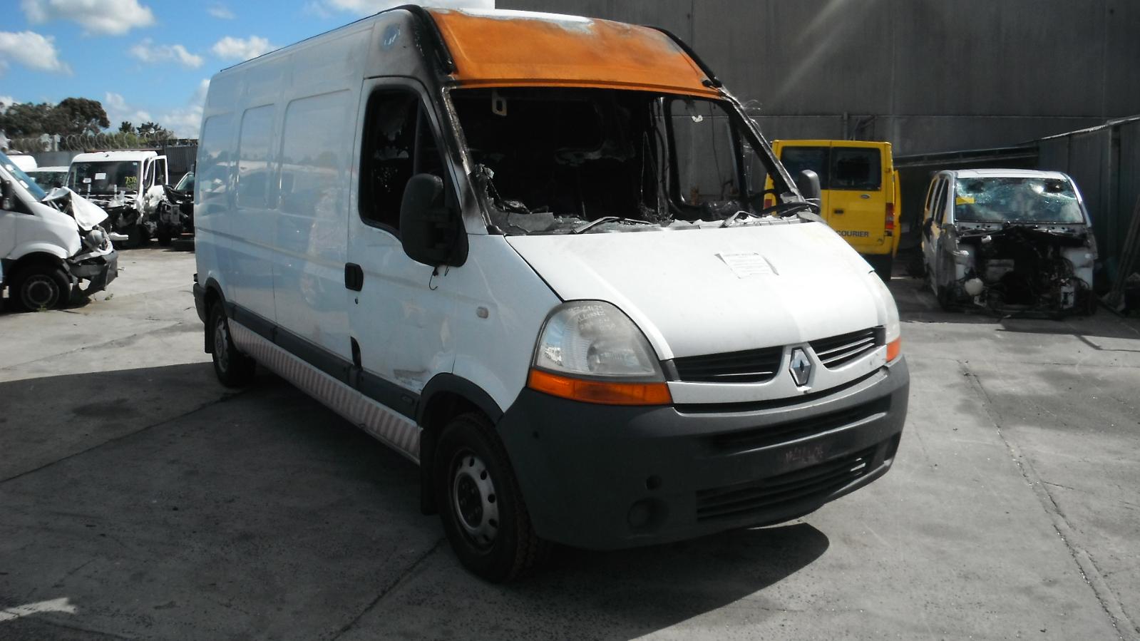 RENAULT MASTER X70 09/2004-06/2010 REAR BUMPER CENTRE - Master/Trafic ...