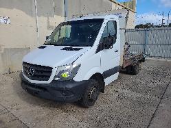 568272