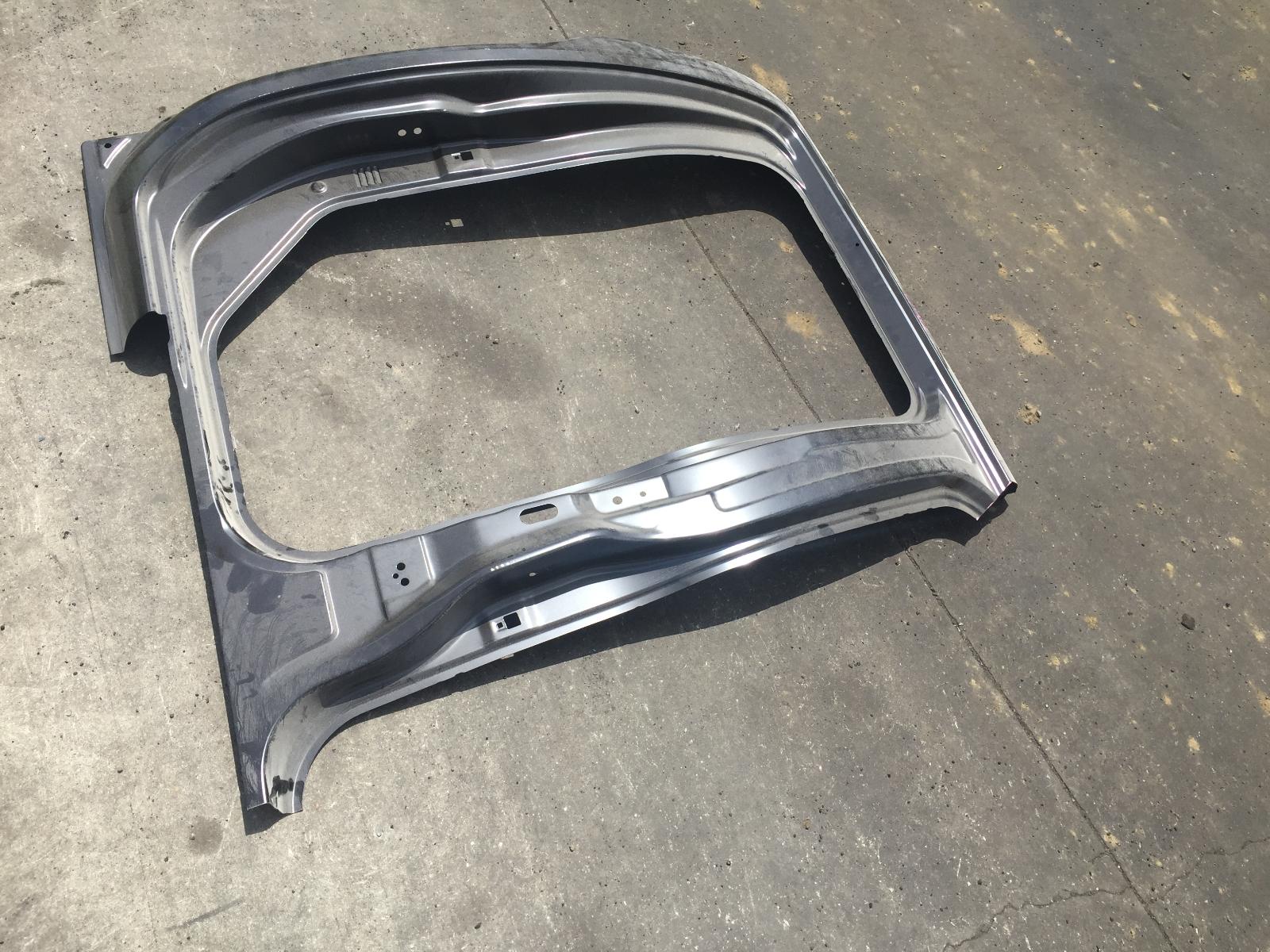 View Auto part Right Side Cut Section Nissan Navara 2009