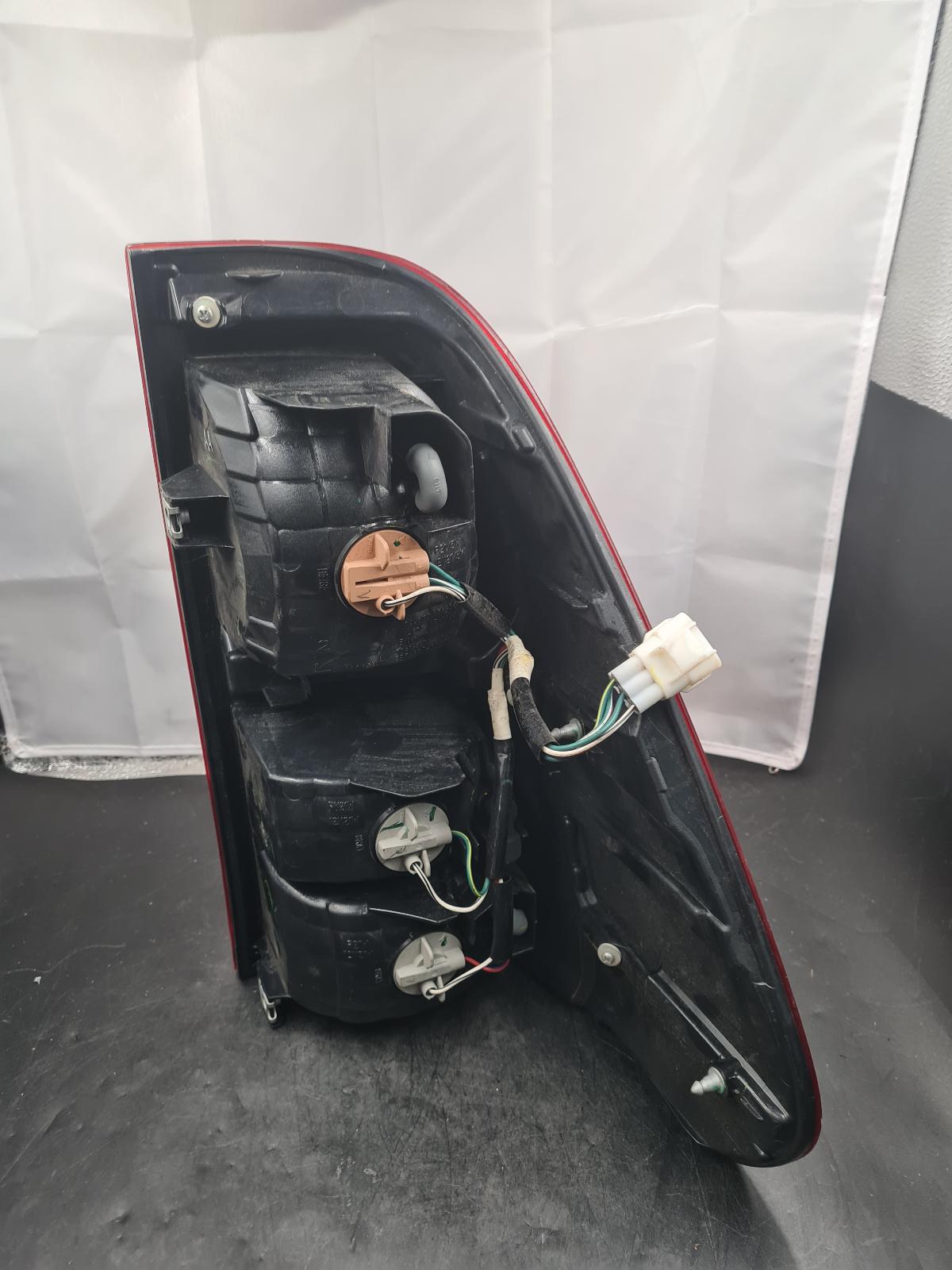 2016 Toyota Hilux Left Taillight View Auto part Left Taillight Toyota Hilux 2016