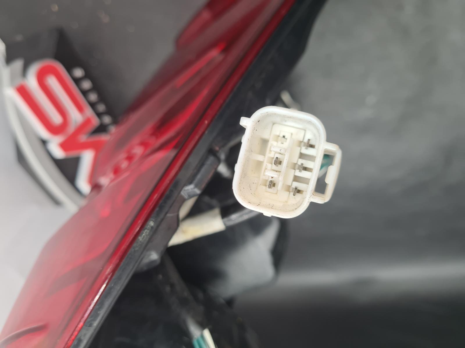 2016 Toyota Hilux Left Taillight View Auto part Left Taillight Toyota Hilux 2016