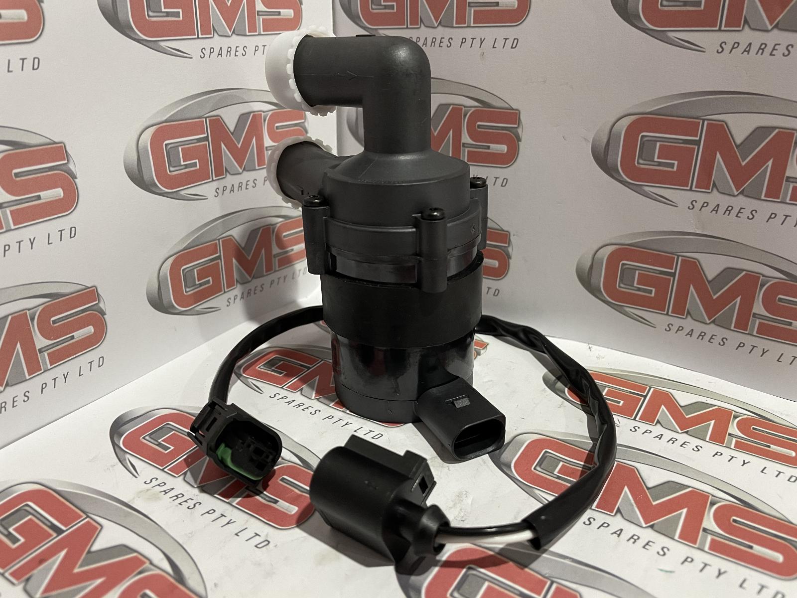 View Auto part Water Pump Volkswagen Golf 2010