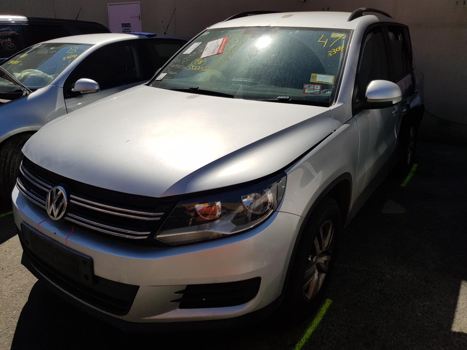 View Auto part Interior Mirror Volkswagen Tiguan 2012