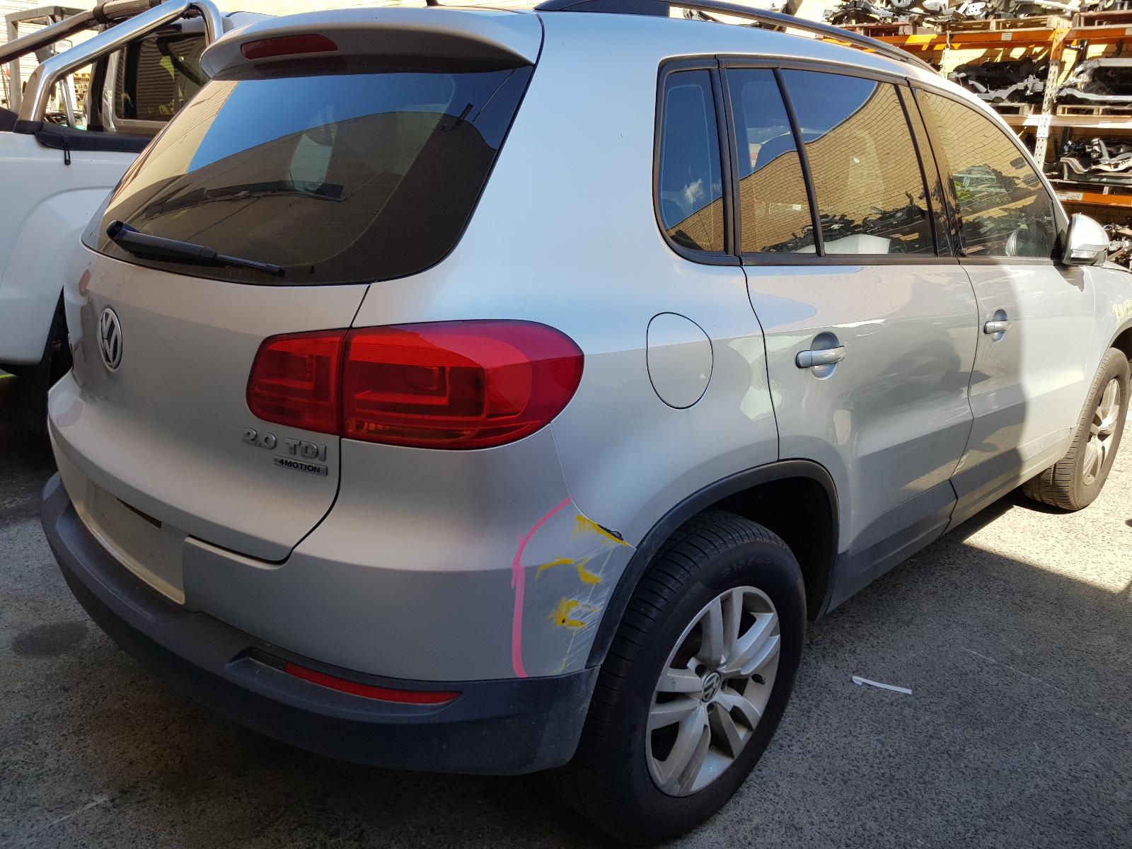 View Auto part Interior Mirror Volkswagen Tiguan 2012