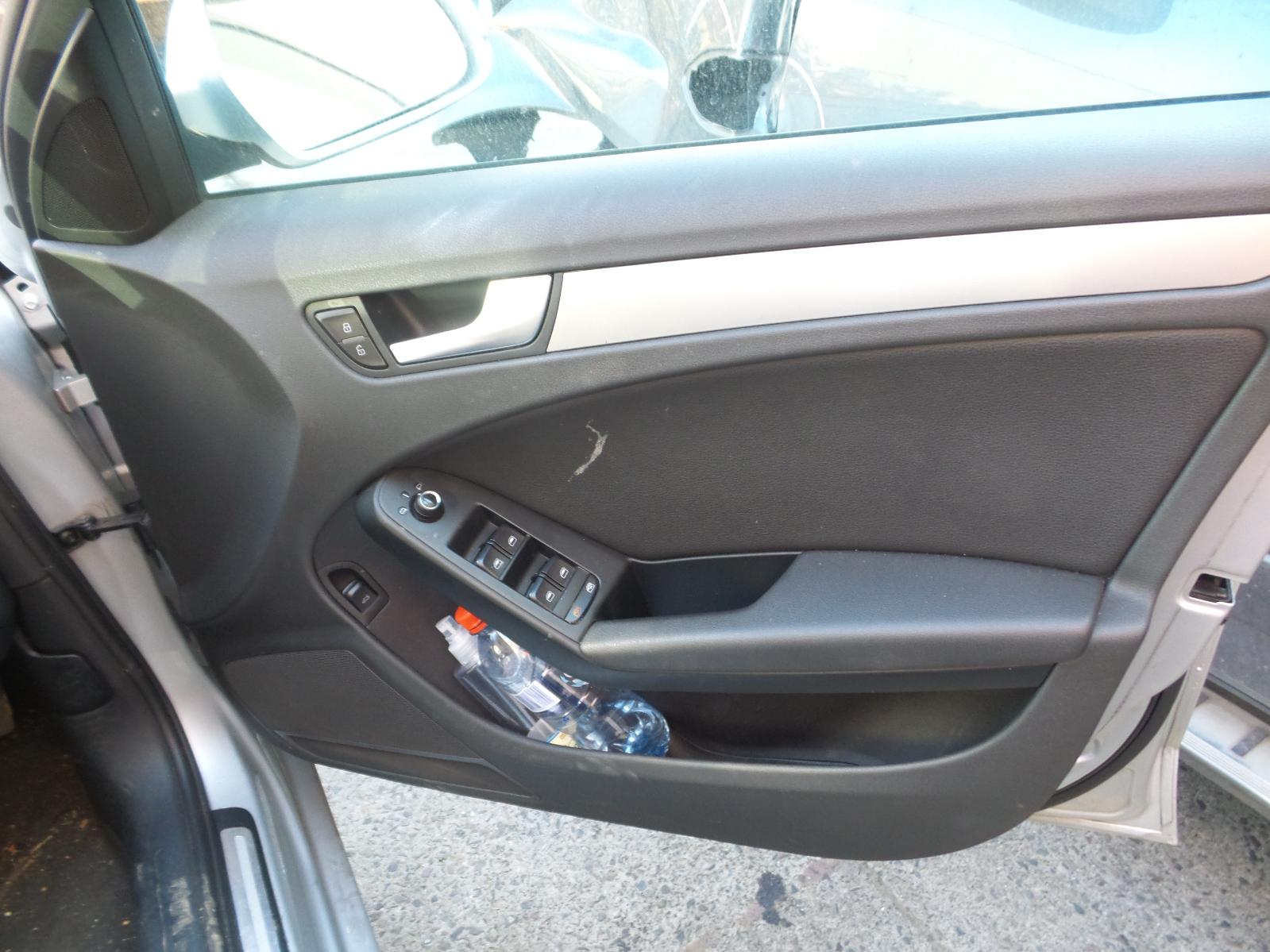 View Auto part Radio/Cd/Dvd/Sat/Tv Audi A4 2009