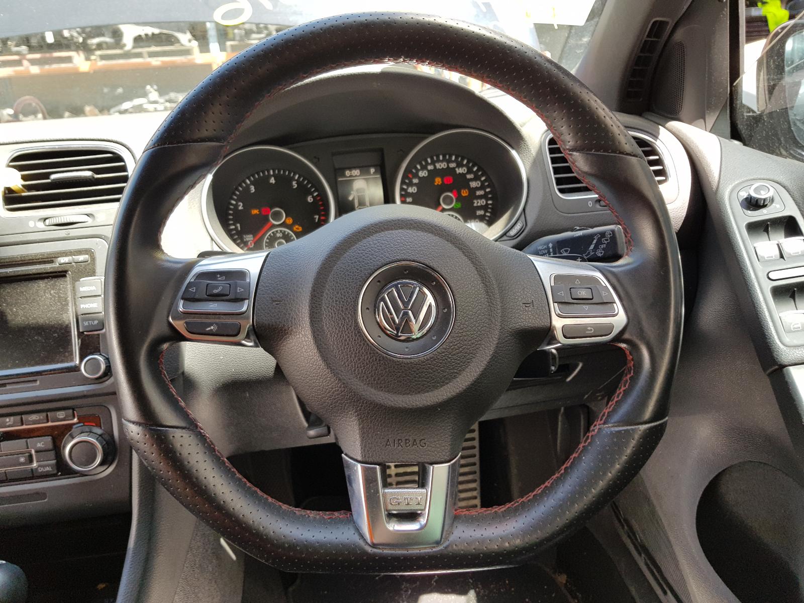 2010 Volkswagen Golf Left Indicator/Fog/Side View Auto part Left Indicator/Fog/Side Volkswagen Golf 2010