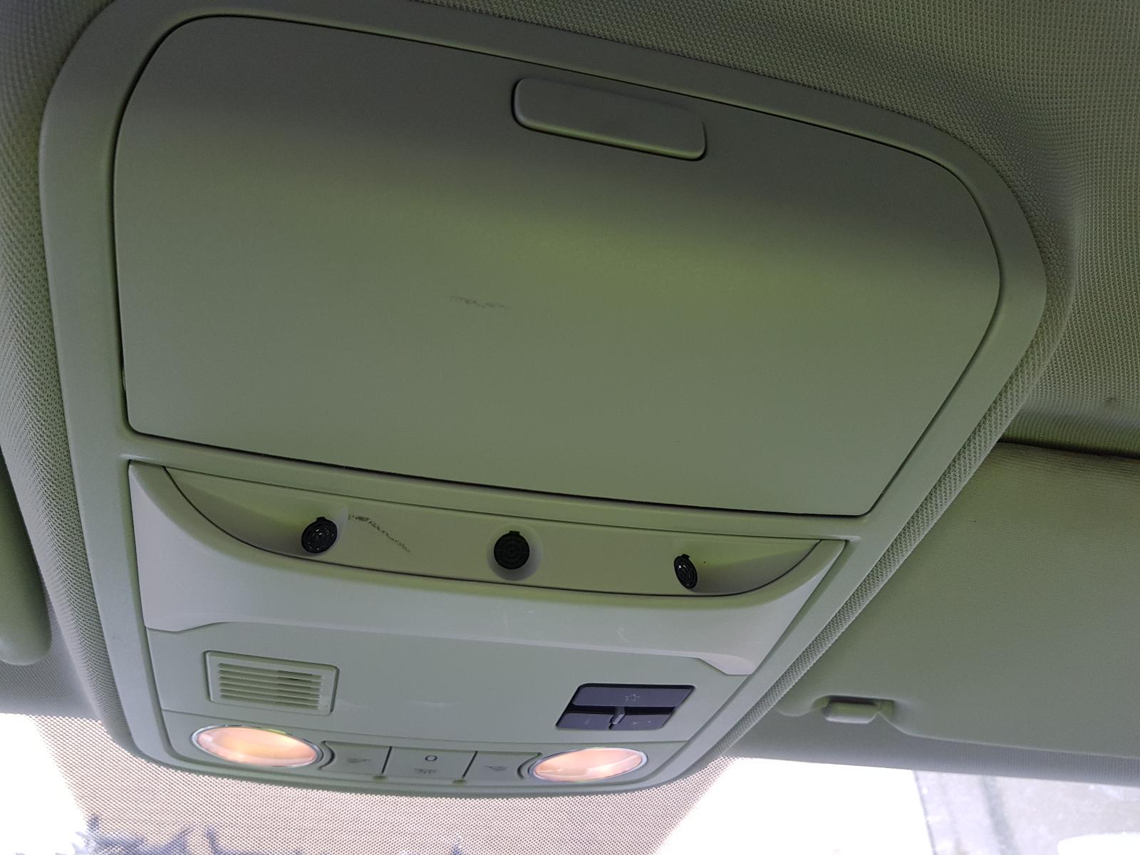 View Auto part Bonnet Hinge/Strut Volkswagen Jetta 2015
