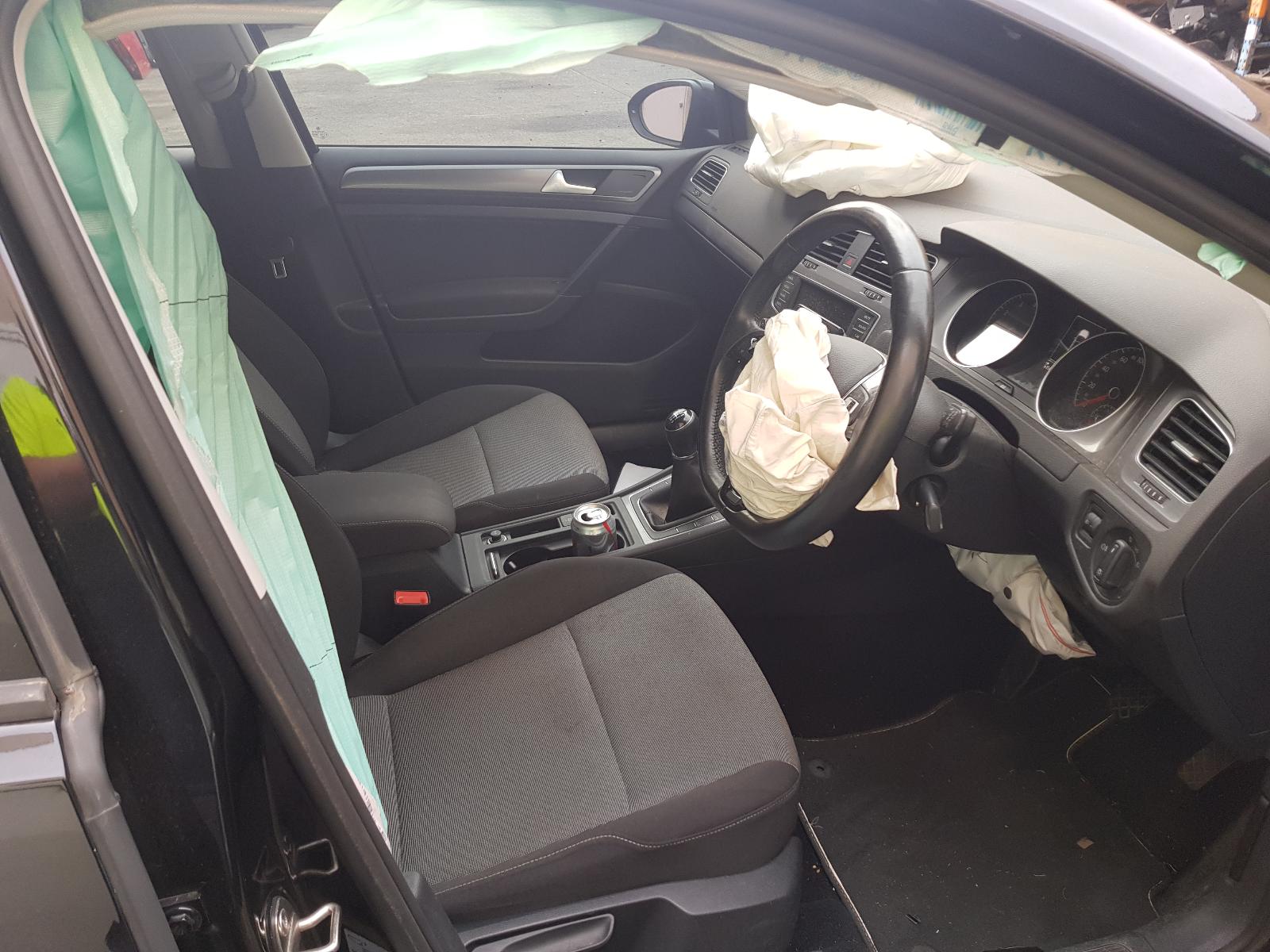 View Auto part Door/Boot/Gate Lock Volkswagen Golf 2016