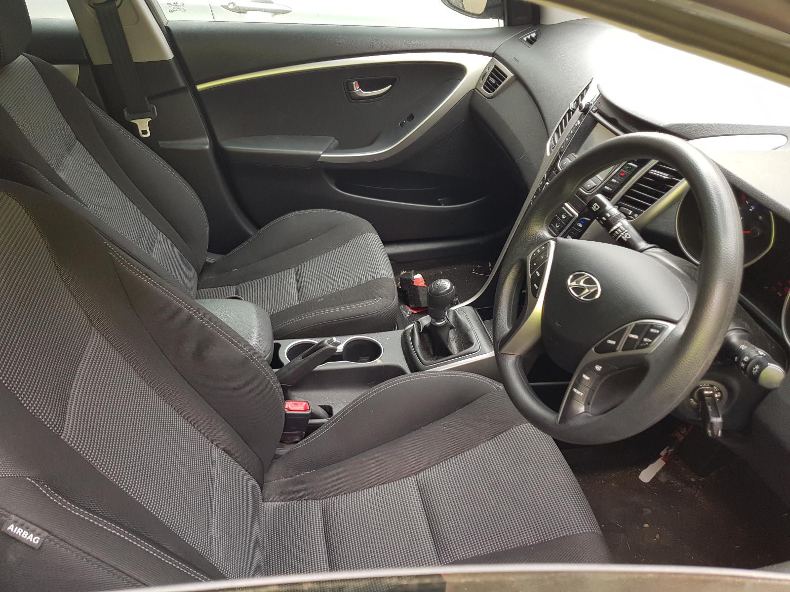 View Auto part Left Driveshaft Hyundai I30 2013