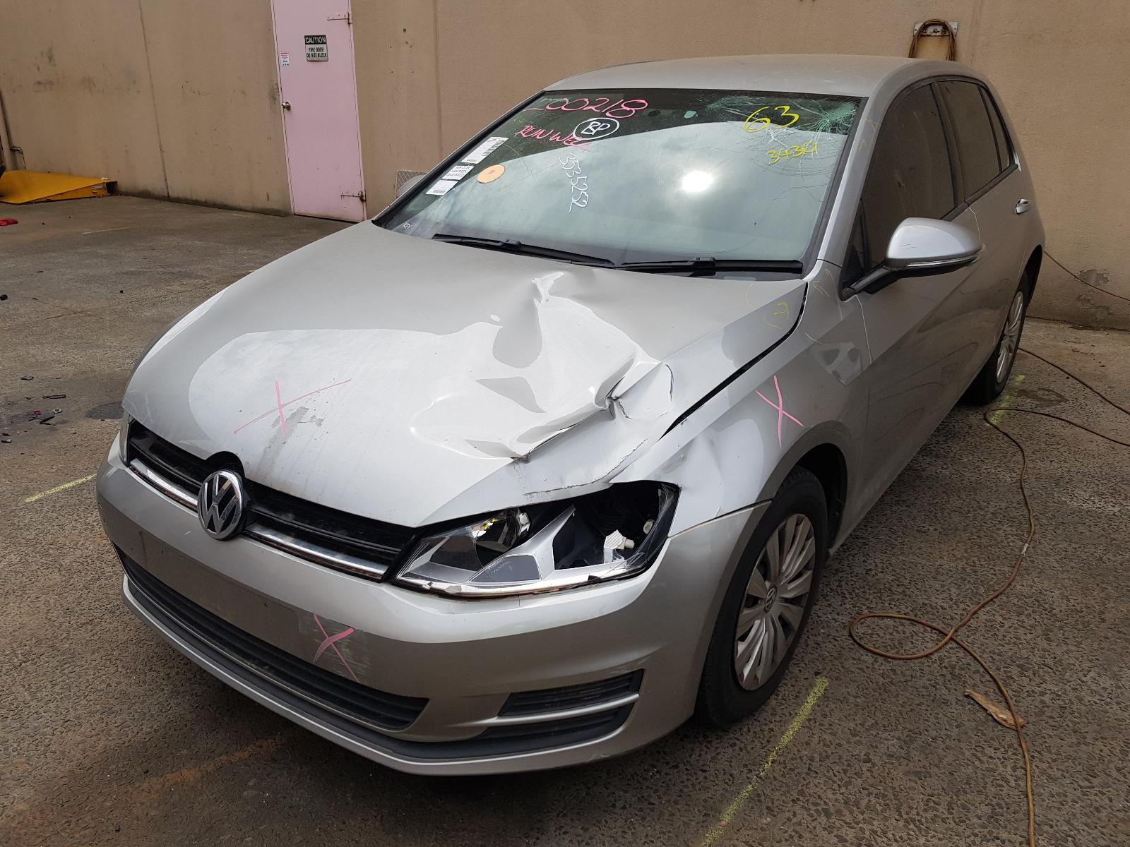 View Auto part Bonnet Hinge/Strut Volkswagen Golf 2013