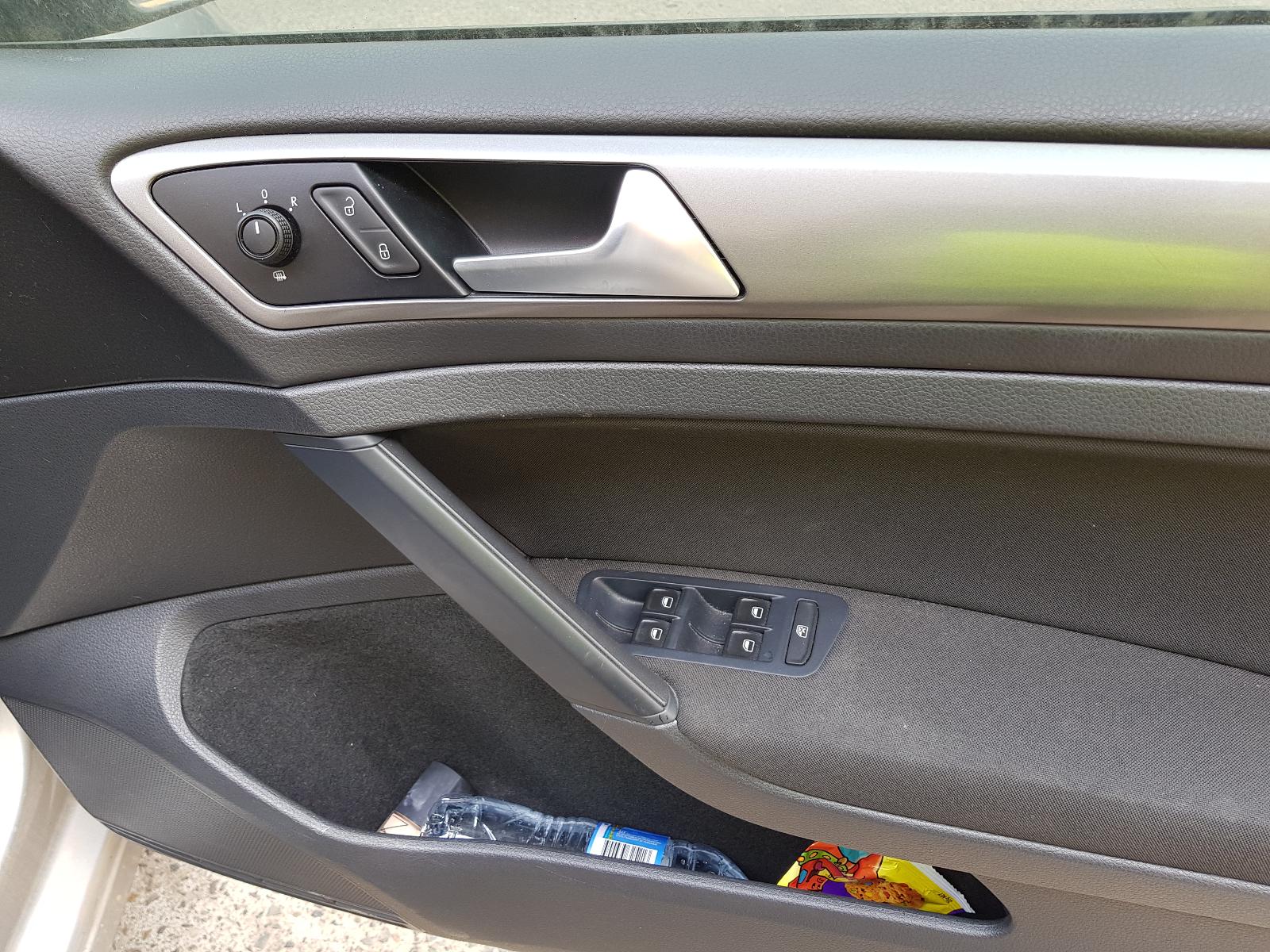 View Auto part Bonnet Hinge/Strut Volkswagen Golf 2013