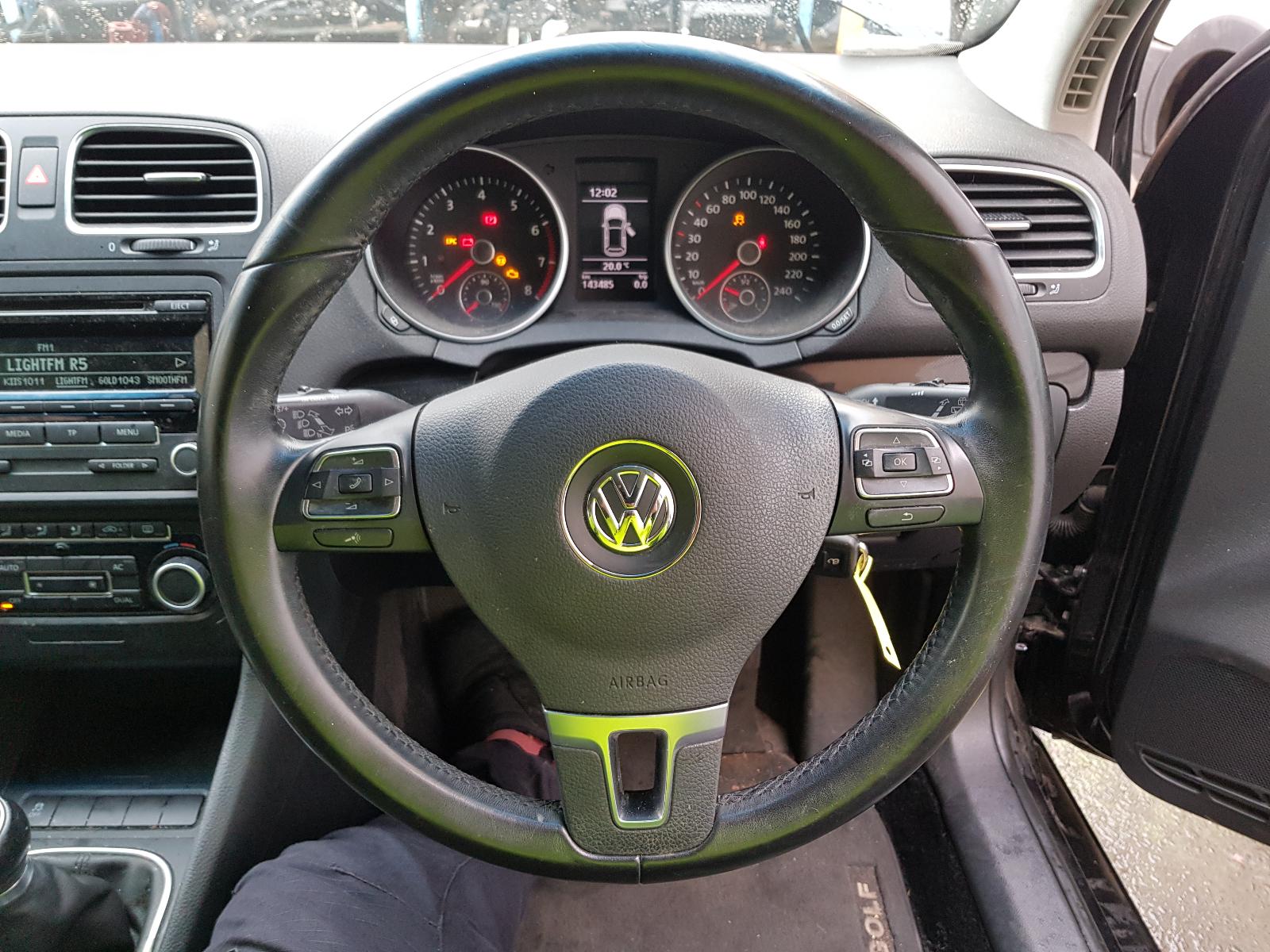 View Auto part Bonnet Hinge/Strut Volkswagen Golf 2011