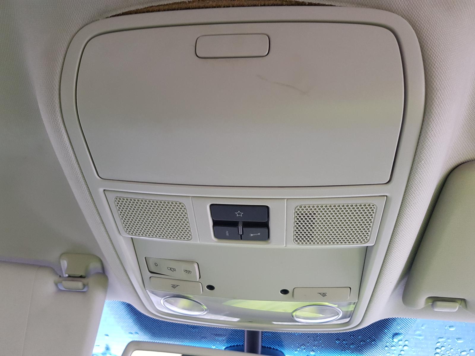 View Auto part Bonnet Hinge/Strut Volkswagen Golf 2011
