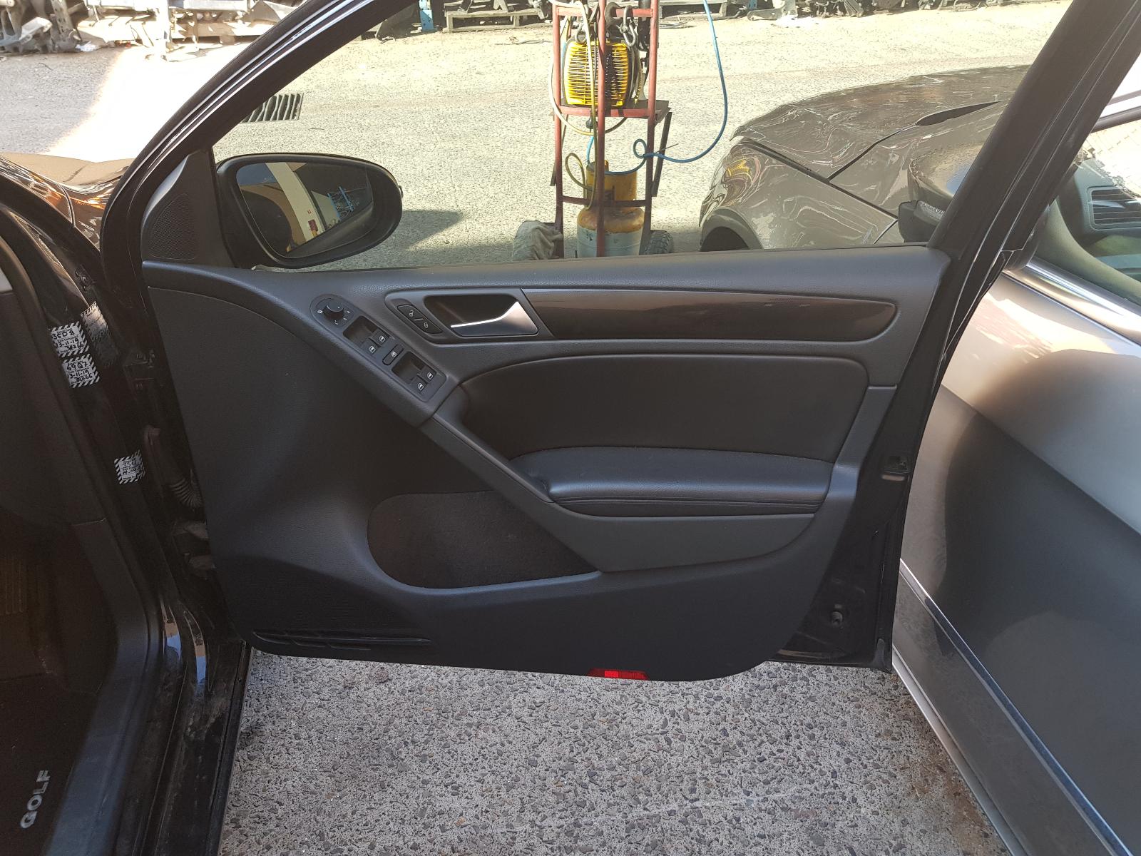 2010 Volkswagen Golf Tailgate Handle View Auto part Tailgate Handle Volkswagen Golf 2010