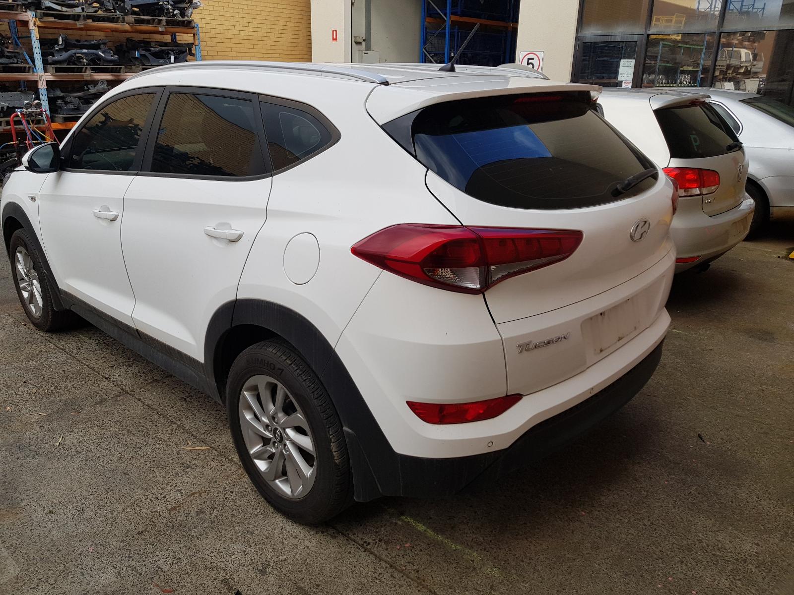 2017 Hyundai Tucson F/Bar Reinforc/Brack View Auto part F/Bar Reinforc/Brack Hyundai Tucson 2017