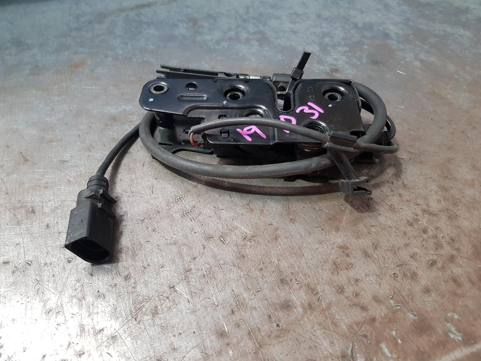 View Auto part Bonnet Lock/Support Audi A4 2009