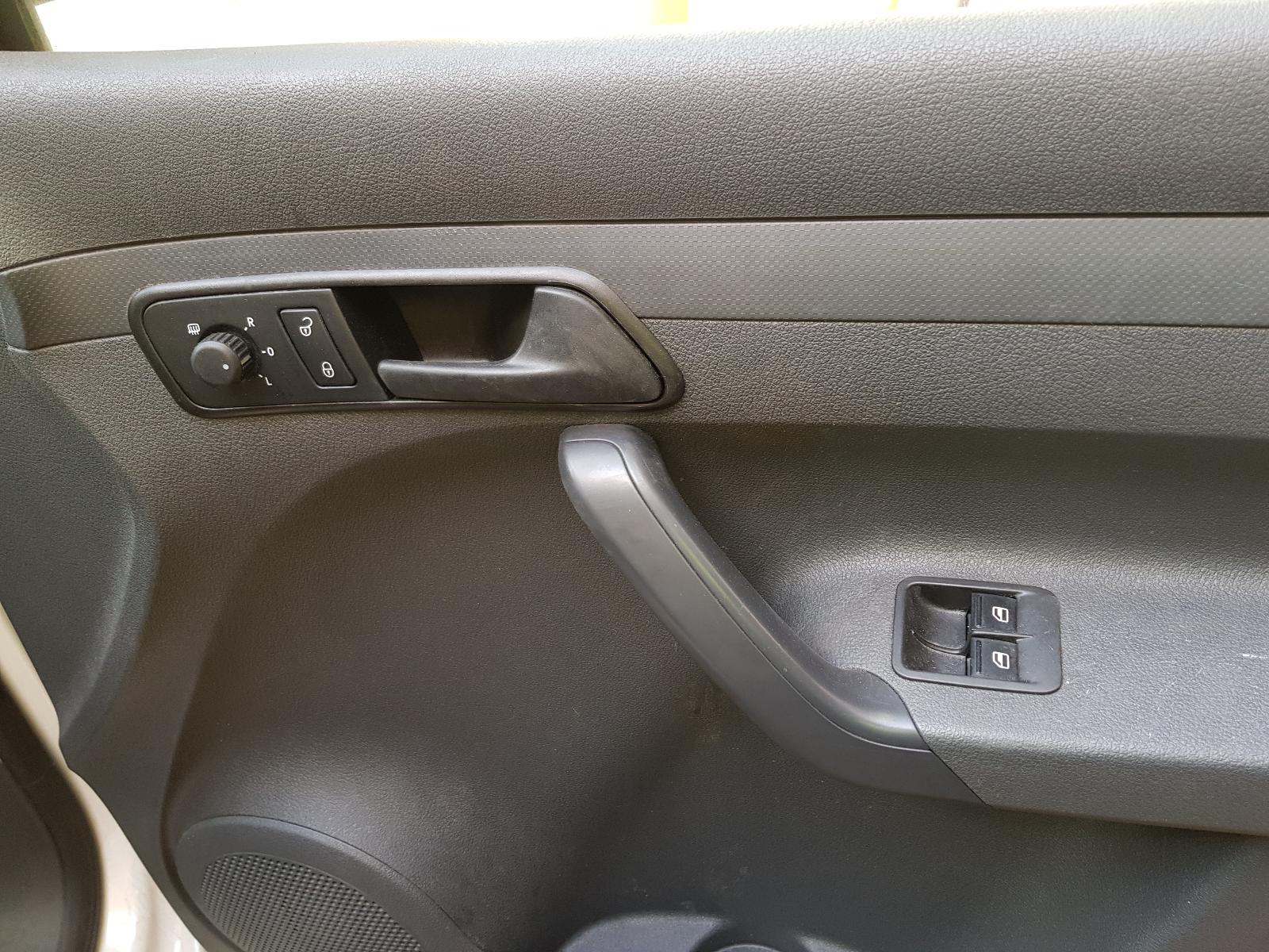 View Auto part Bonnet Hinge/Strut Volkswagen Caddy 2013
