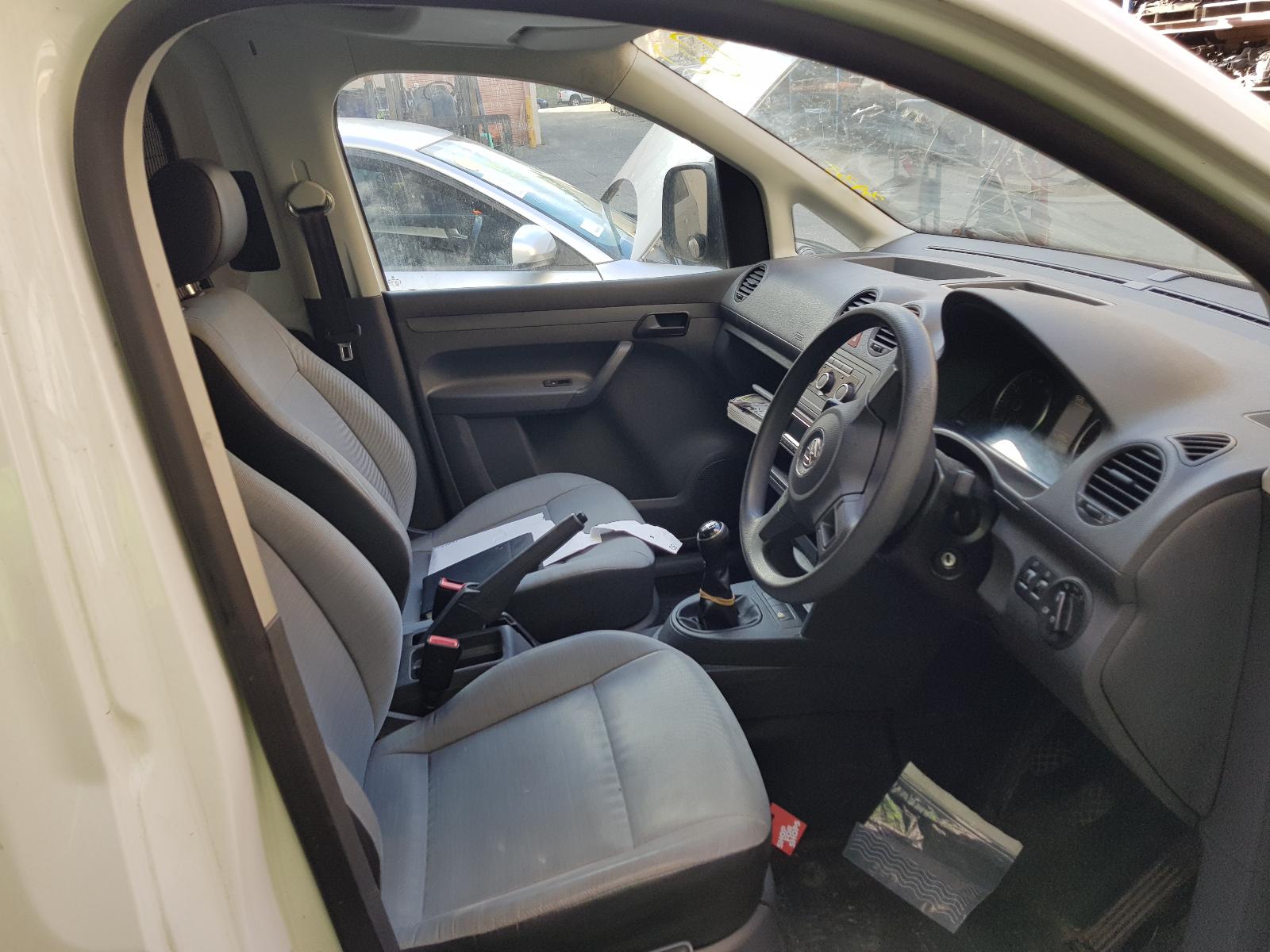View Auto part Bonnet Hinge/Strut Volkswagen Caddy 2013
