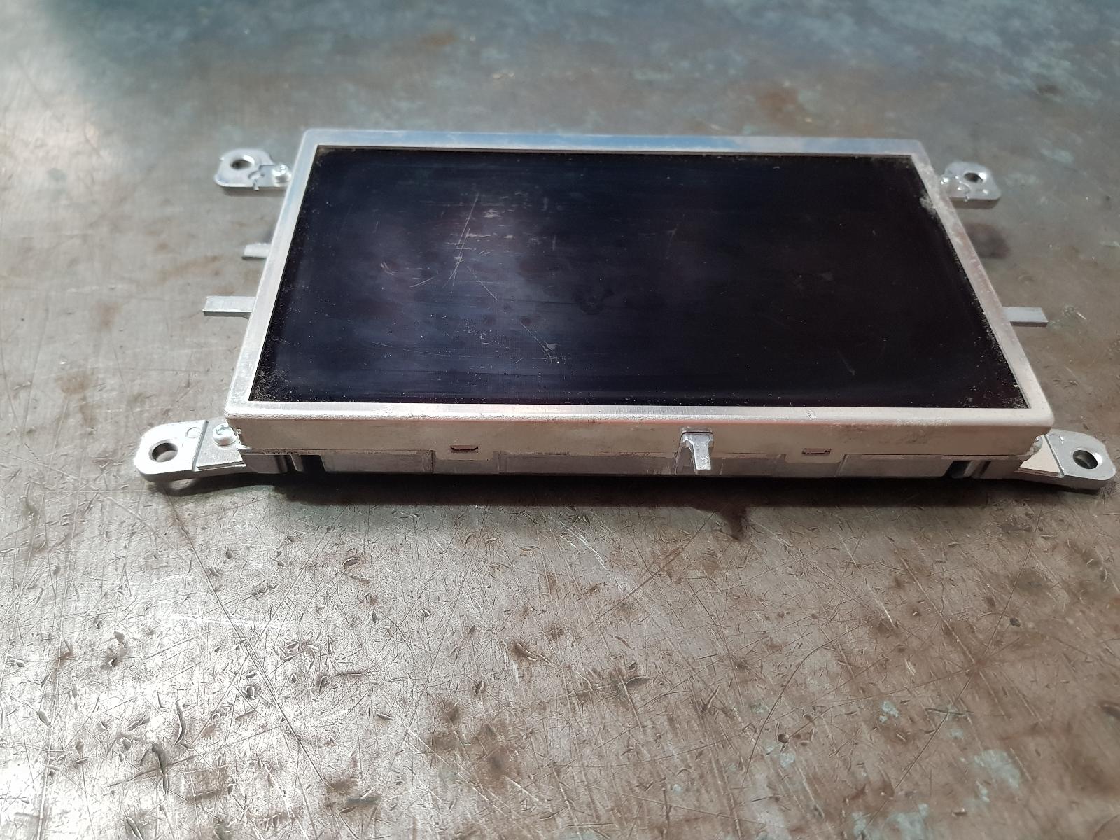 View Auto part Radio/Cd/Dvd/Sat/Tv Audi A4 2009