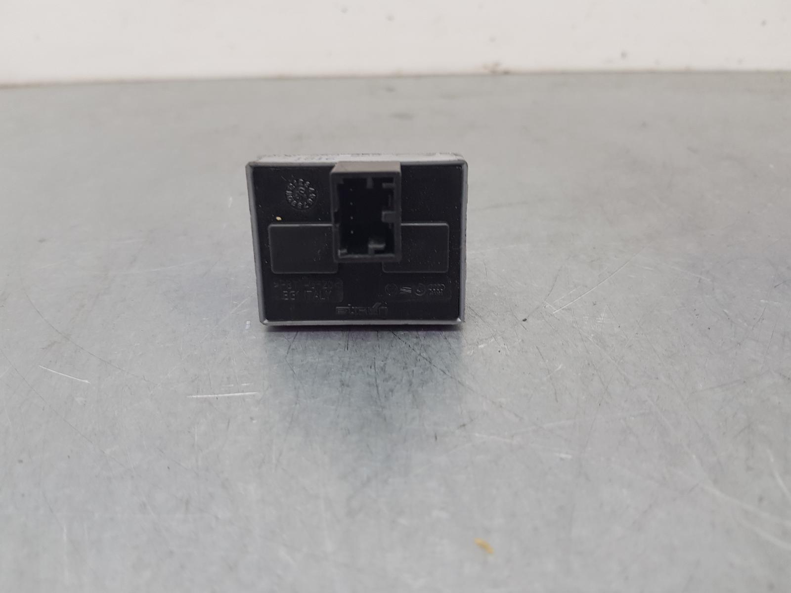 View Auto part Pwr Dr Wind Switch Volkswagen Polo 2007