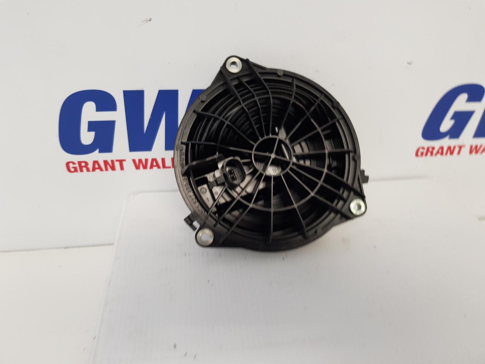 View Auto part Tailgate Handle Volkswagen Golf 2011
