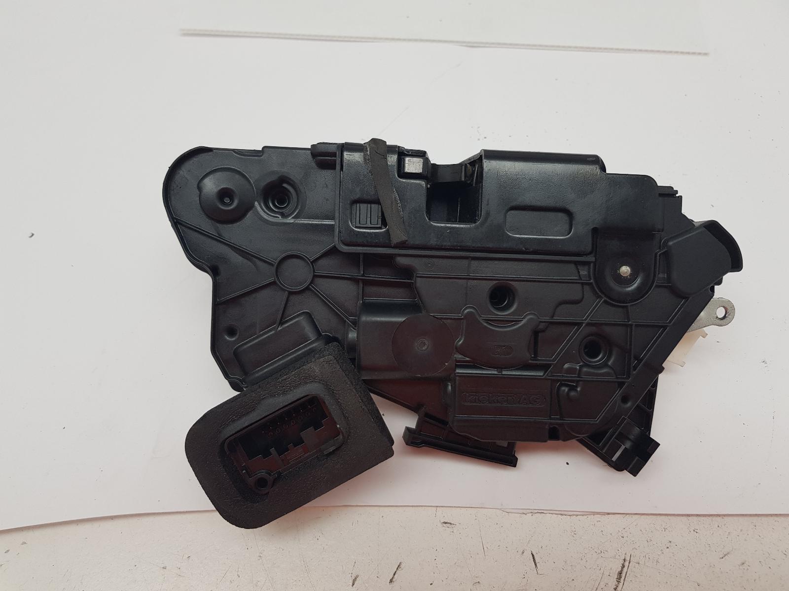 View Auto part Door/Boot/Gate Lock Volkswagen Golf 2014