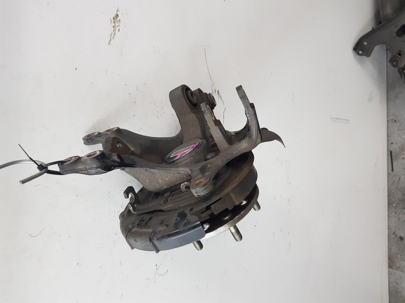 2014 Kia Sportage Left Rear Hub Assembly View Auto part Left Rear Hub Assembly Kia Sportage 2014