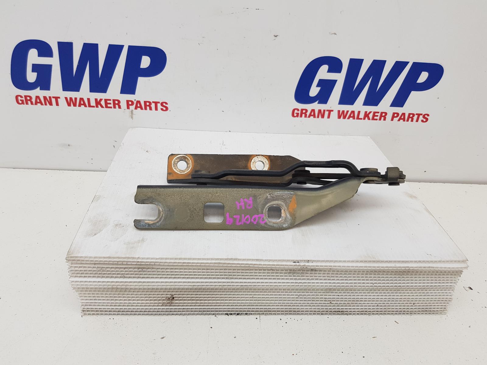 View Auto part Bonnet Hinge/Strut Volkswagen Golf 2012