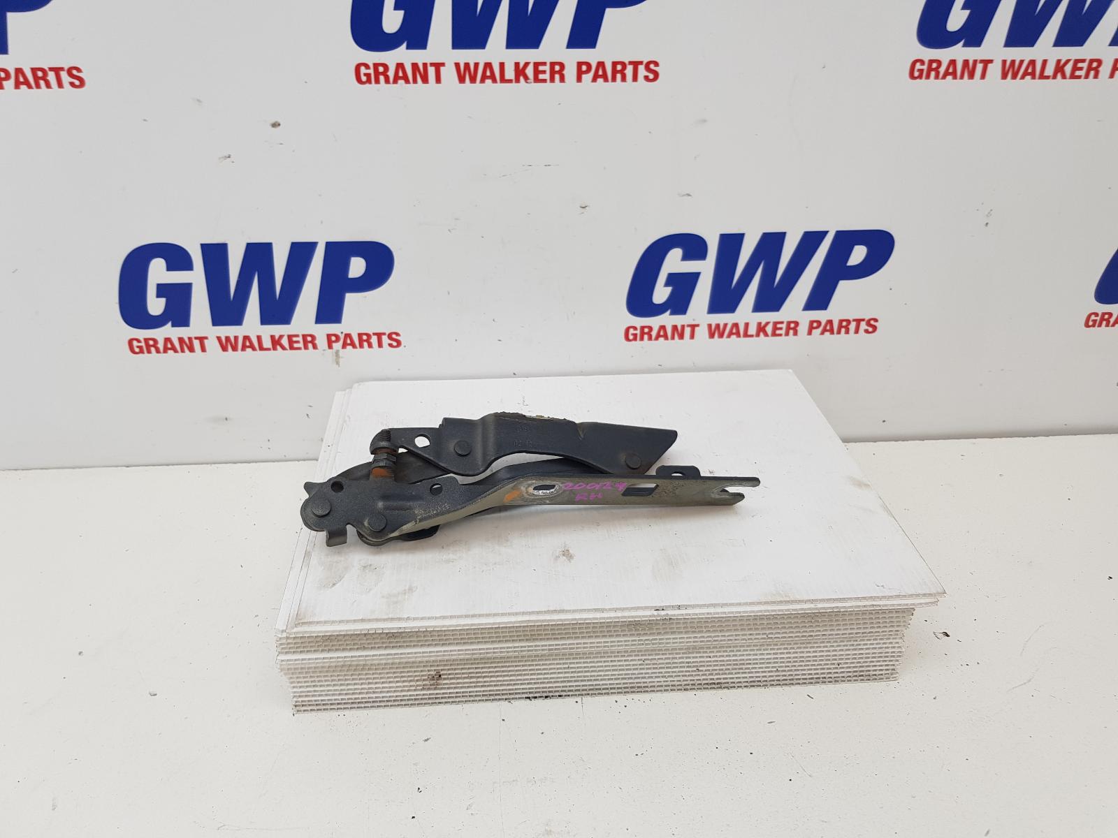 View Auto part Bonnet Hinge/Strut Volkswagen Golf 2012