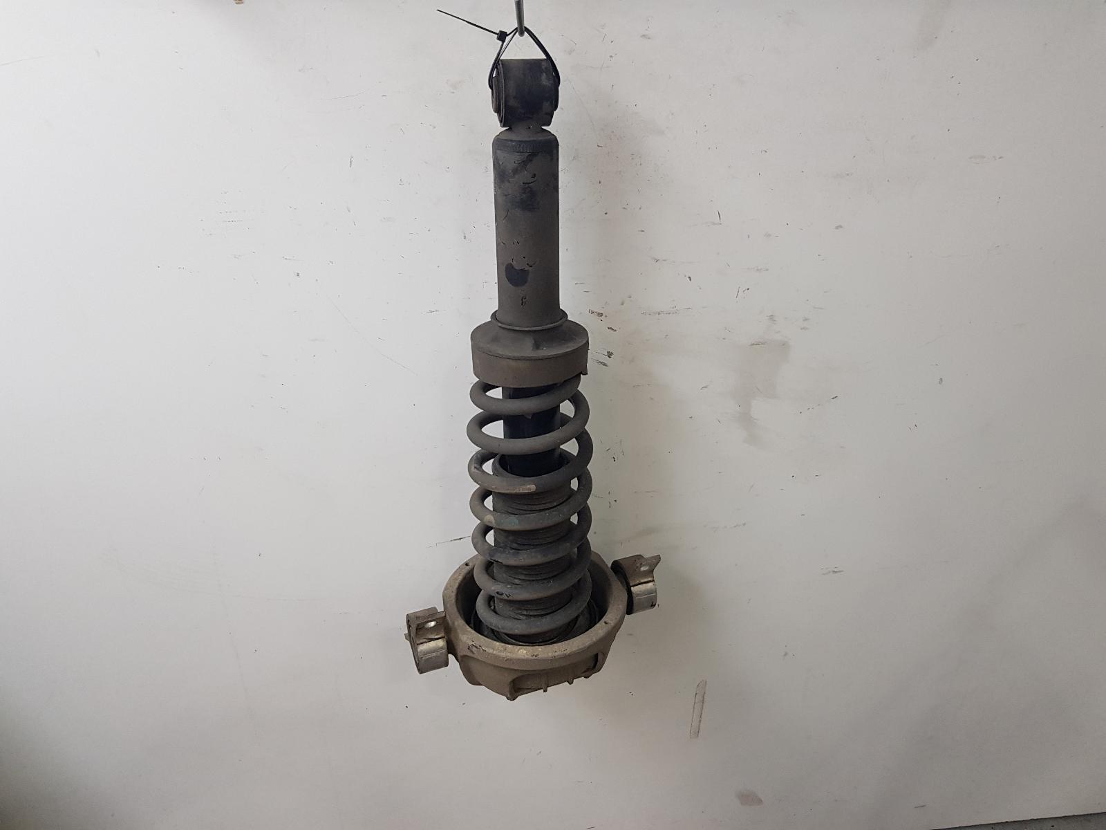 View Auto part Right Rear Strut Volkswagen Touareg 2005