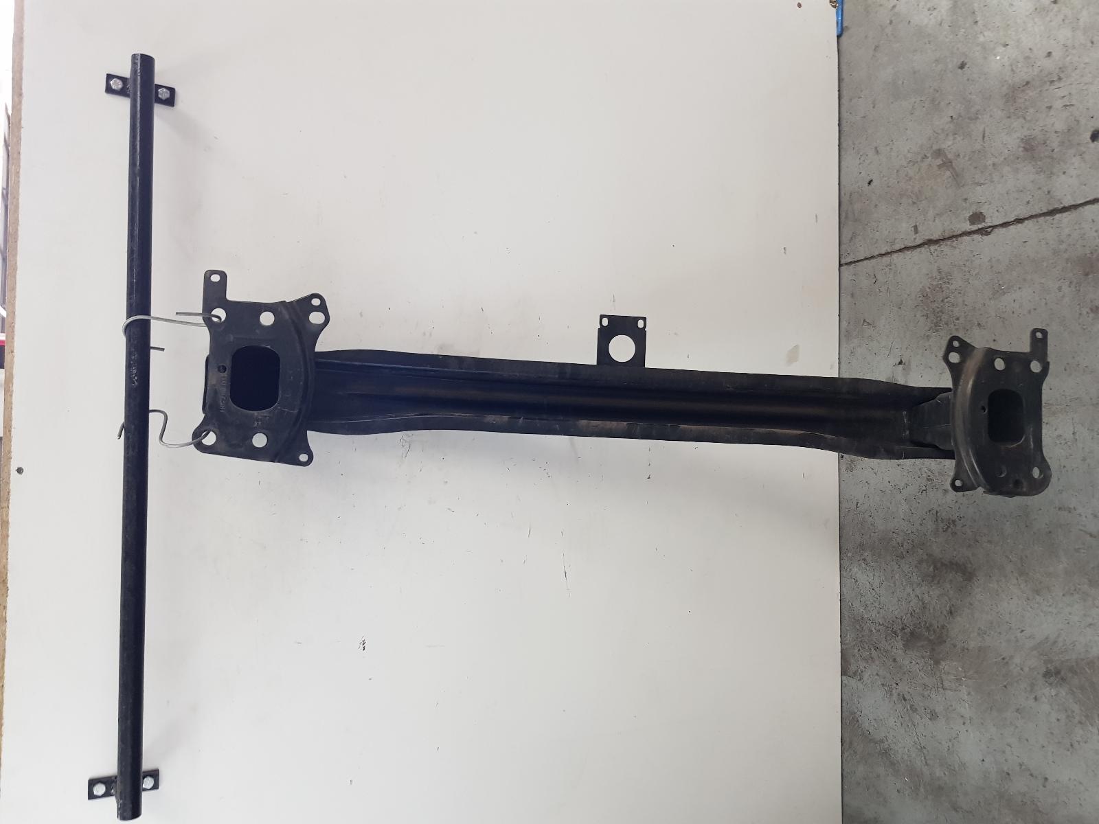 View Auto part F/Bar Reinforc/Brack Volkswagen Golf 2008