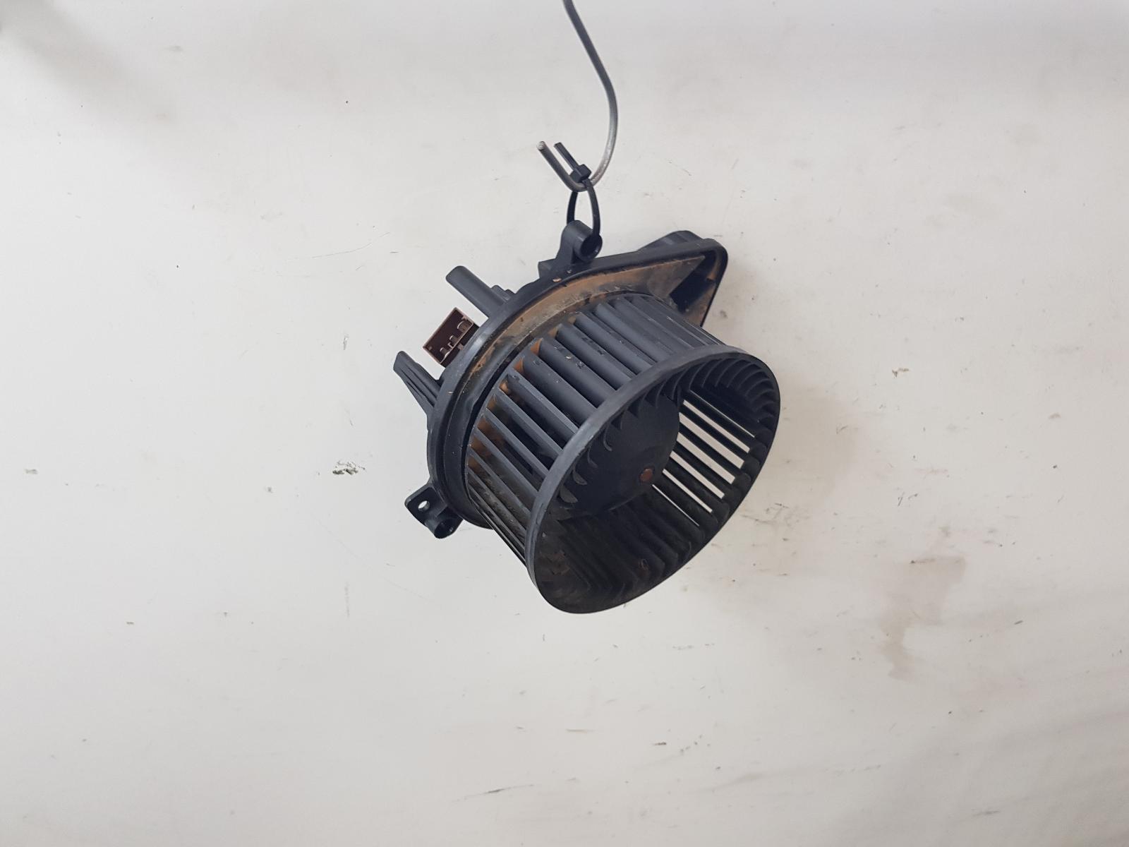 View Auto part Heater Fan Motor Audi A4 2006