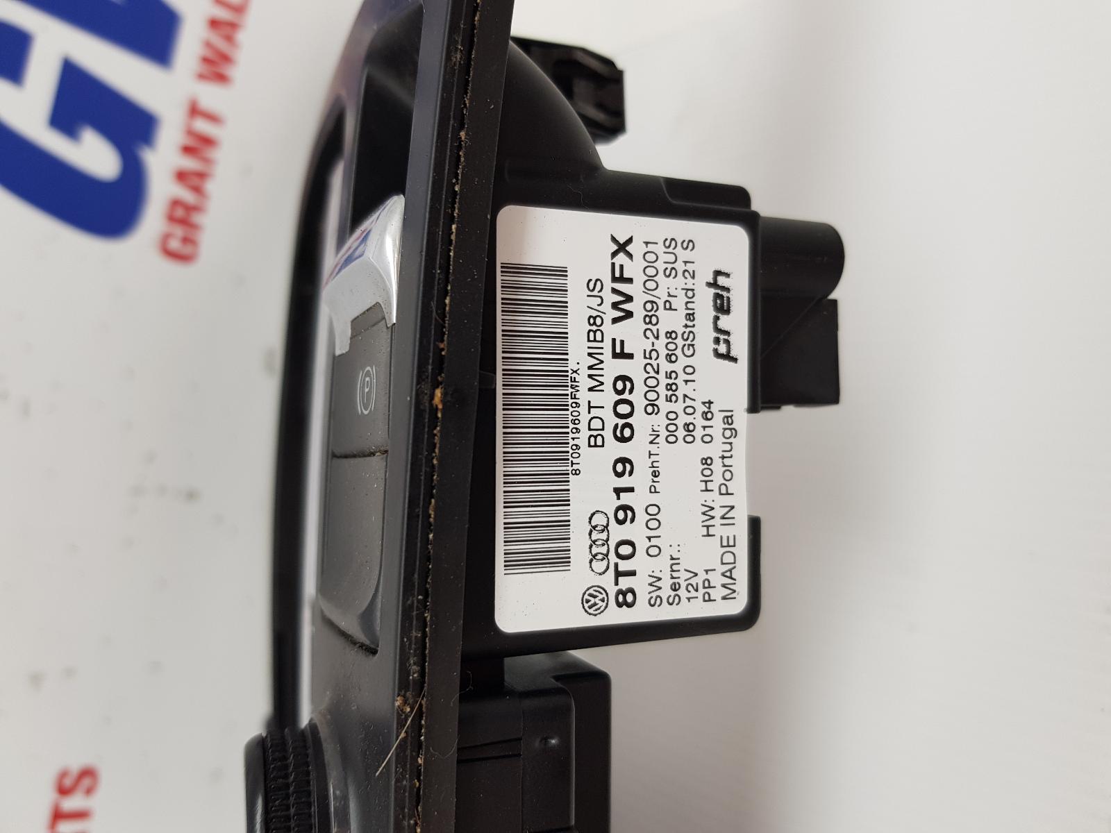 View Auto part Radio/Cd/Dvd/Sat/Tv Audi Q5 2010