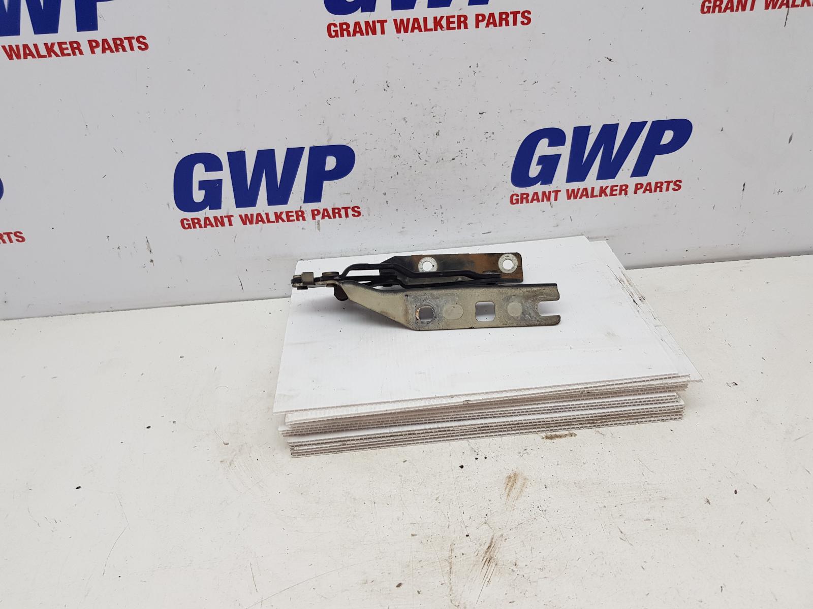 View Auto part Bonnet Hinge/Strut Volkswagen Golf 2011