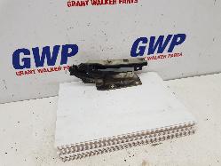 View Auto part Bonnet Hinge/Strut Volkswagen Golf 2011
