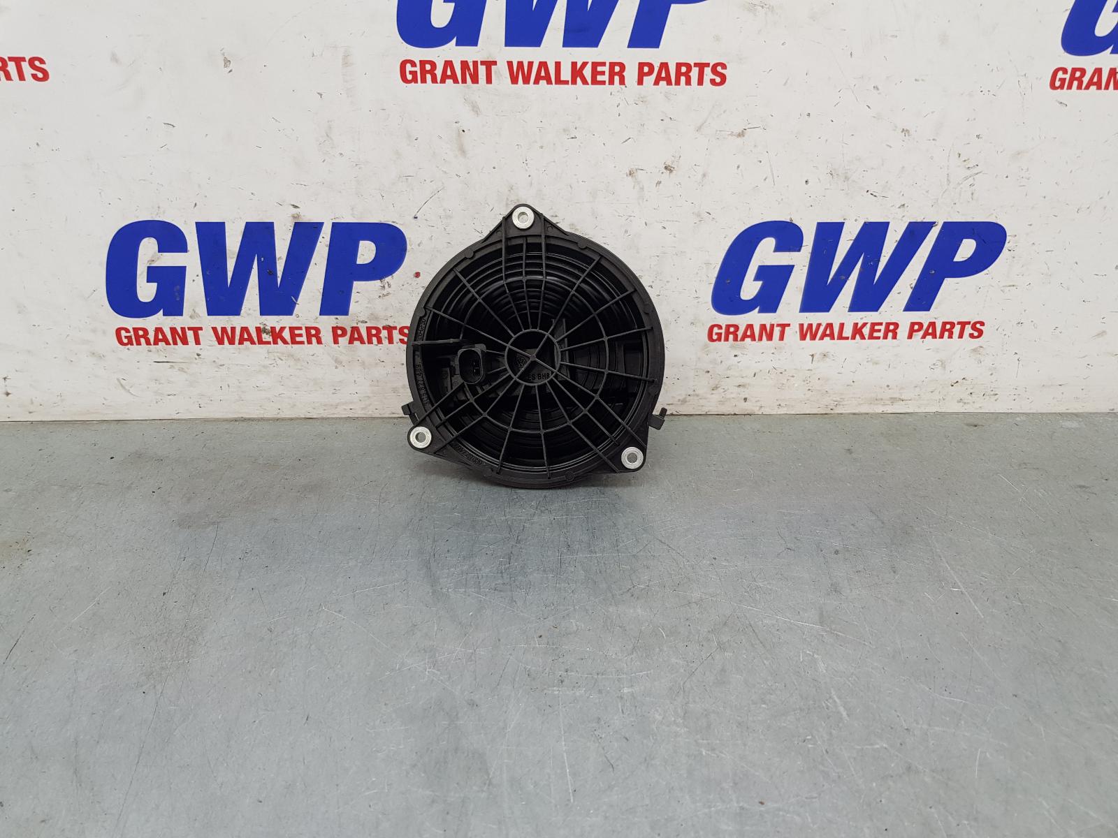 View Auto part Tailgate Handle Volkswagen Golf 2011