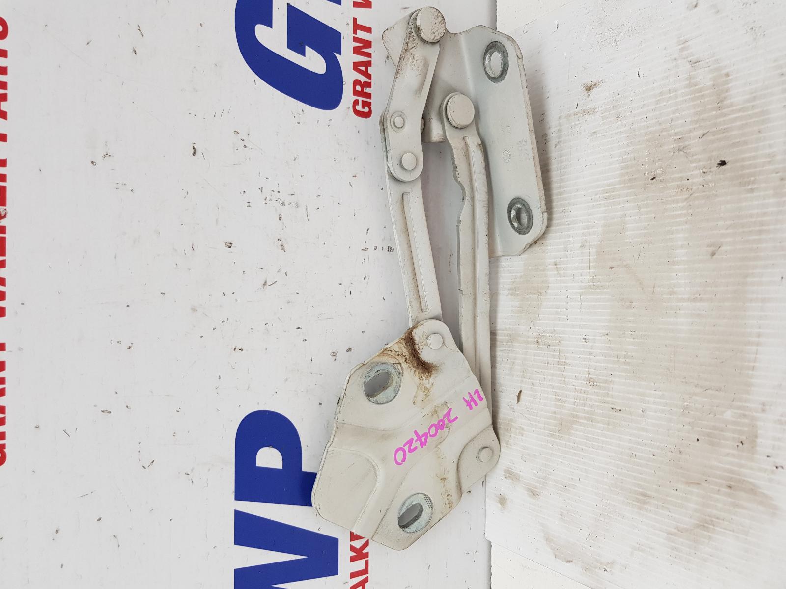 View Auto part Bonnet Hinge/Strut Volkswagen Caddy 2013