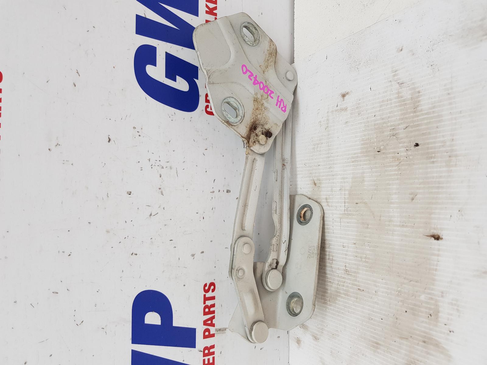 View Auto part Bonnet Hinge/Strut Volkswagen Caddy 2013