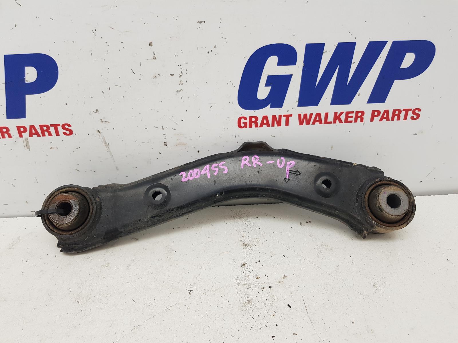 2013 Kia Sorento Right Rear Trailing Arm View Auto part Right Rear Trailing Arm Kia Sorento 2013