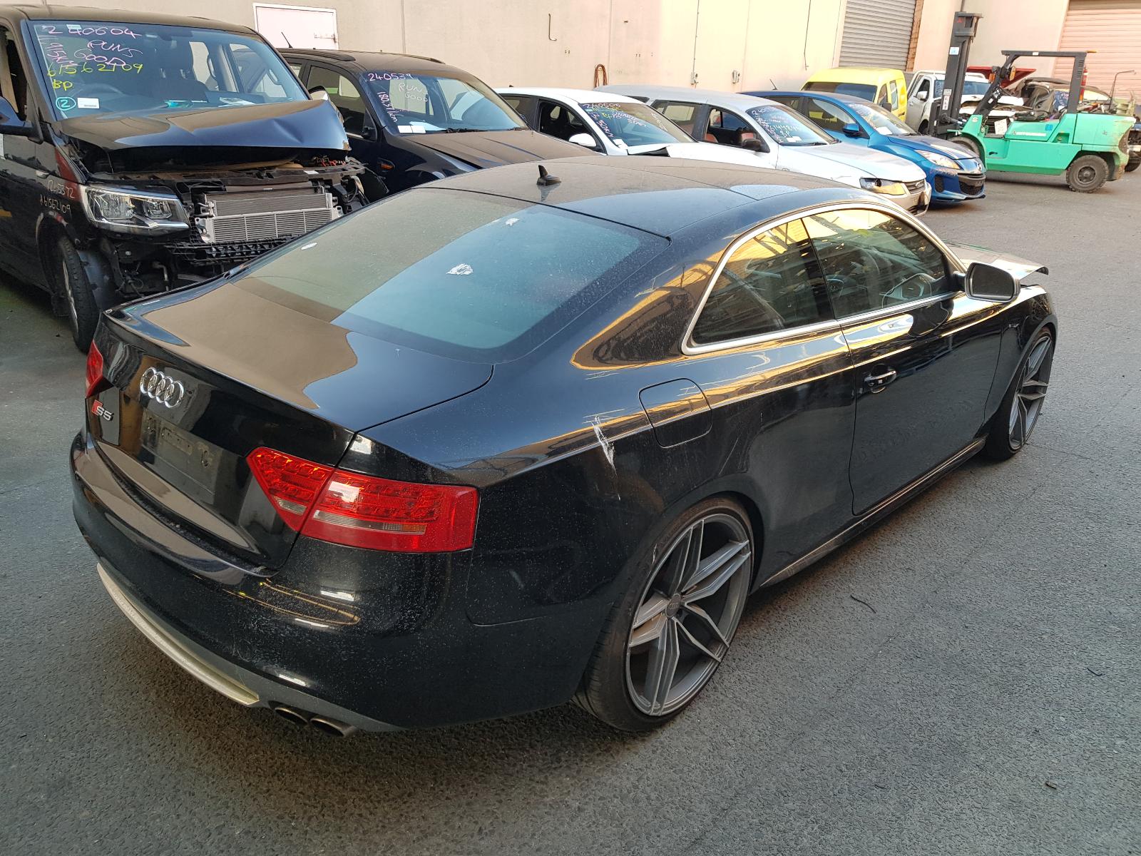View Auto part Airbag Module/Sensor Audi A5 2010