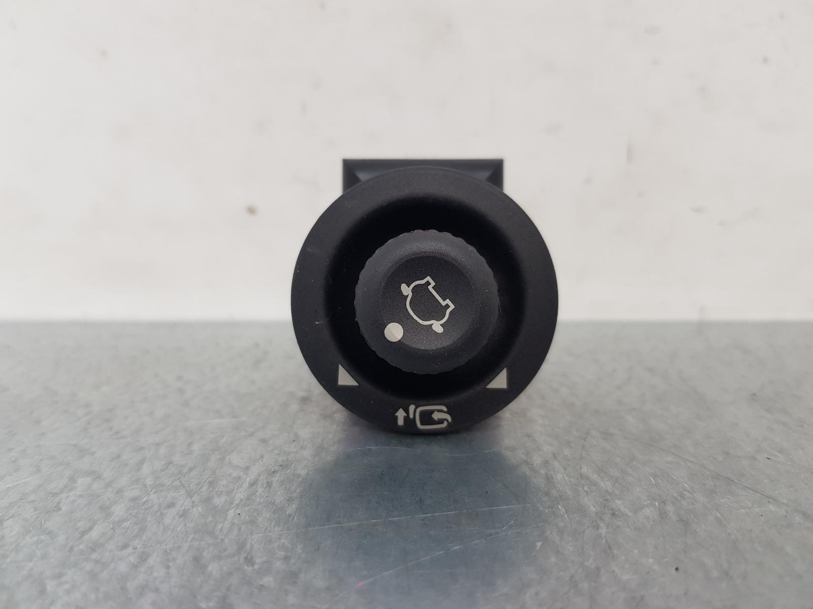 View Auto part Misc Switch/Relay Ford Transit Custom 2020